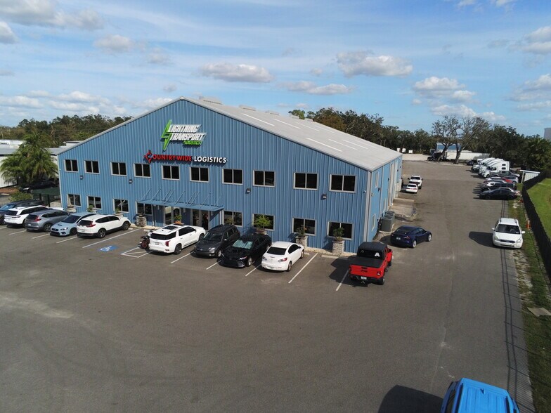 6015 N US Highway 301, Tampa, FL à vendre - Photo du bâtiment - Image 2 de 39