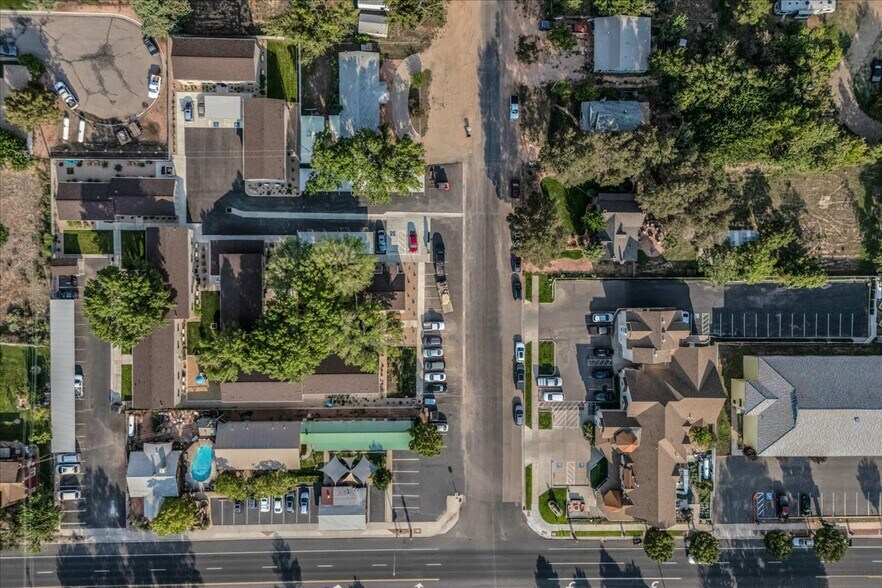 236 US 89, Kanab, UT à vendre - Photo du bâtiment - Image 3 de 31