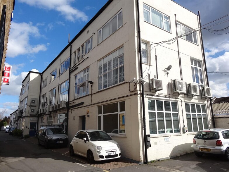 12-14 Weir Rd, Londres à louer - Photo du bâtiment - Image 1 de 1