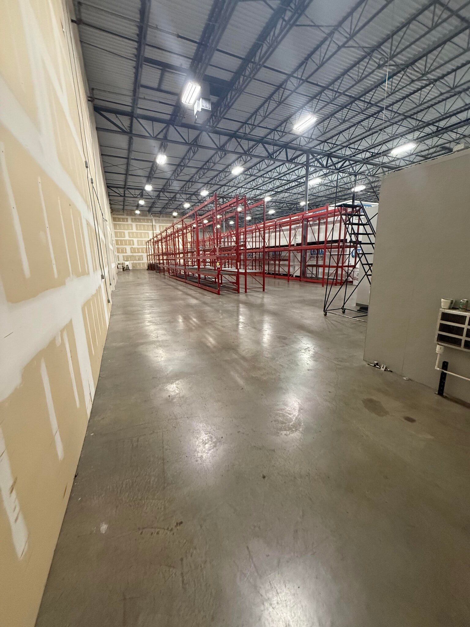 2775 Wall Triana Hwy, Huntsville, AL for lease Interior Photo- Image 1 of 4