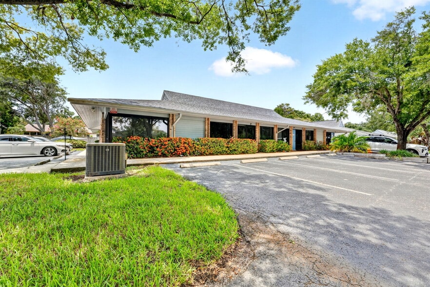 701 Enterprise Rd E, Safety Harbor, FL for lease - Interior Photo - Image 1 of 22
