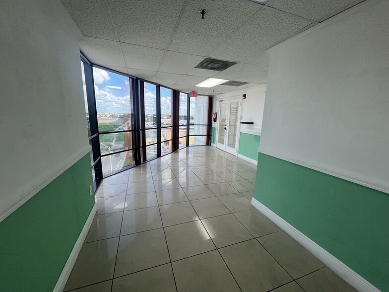 4445 W 16th Ave, Hialeah, FL for lease - Building Photo - Image 3 of 31
