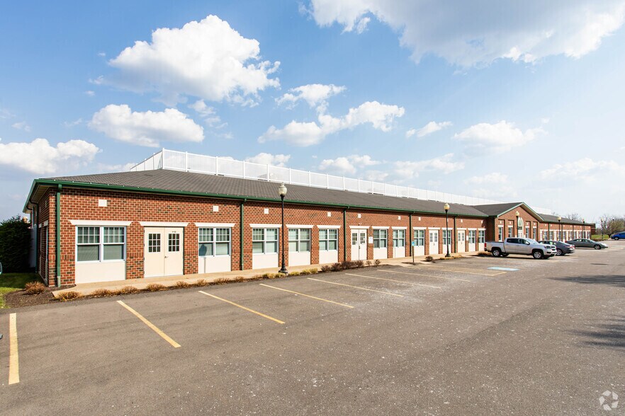 100 Merchant Ln, Pittsburgh, PA à louer - Photo du bâtiment - Image 2 de 4