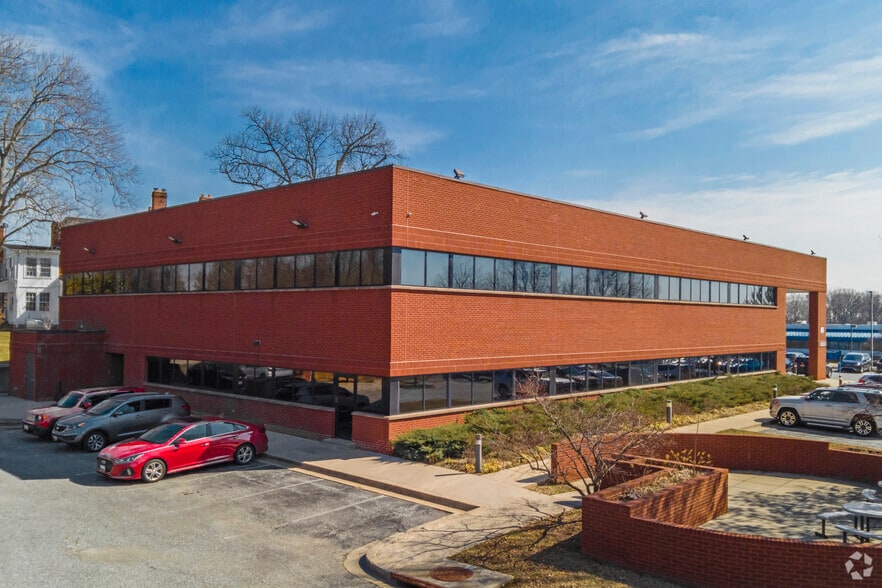 13900-13902 Laurel Lakes Ave, Laurel, MD à louer - Photo du bâtiment - Image 3 de 8