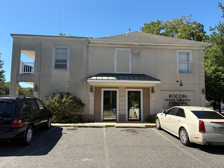 705 Union Ave, Brielle, NJ à louer - Photo principale - Image 1 de 2