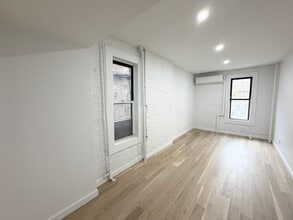 157 Huron St, Brooklyn, NY for lease Interior Photo- Image 2 of 10
