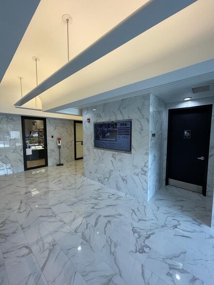 4427 W Kennedy Blvd, Tampa, FL for lease - Interior Photo - Image 3 of 5