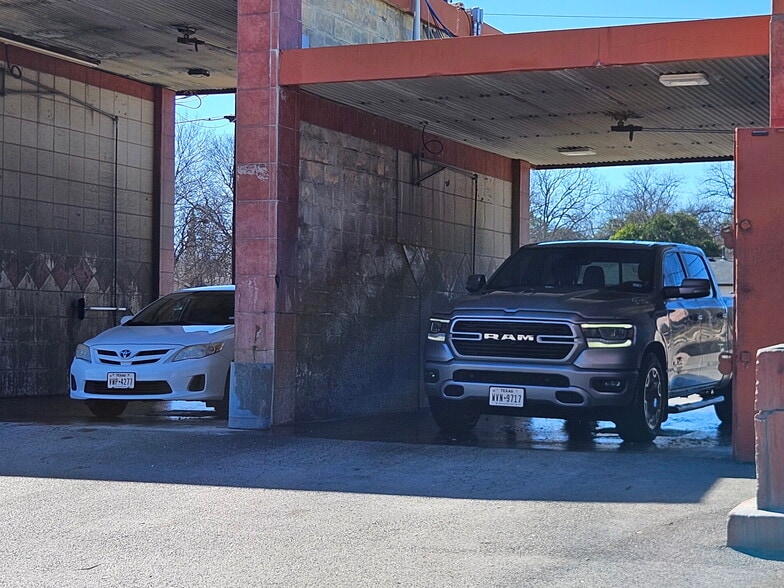 1610 Callaghan Rd, San Antonio, TX for sale - Building Photo - Image 3 of 30