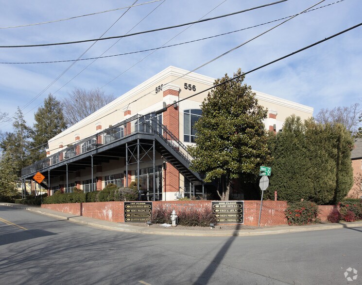 598 Nancy St, Marietta, GA à louer - Photo du bâtiment - Image 3 de 6