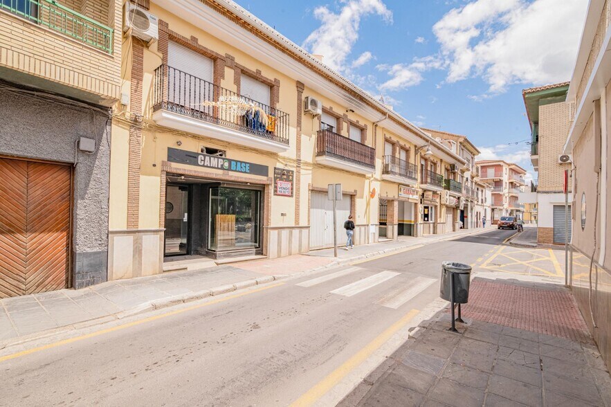 Calle Calderón, 68, Santa Fe, Granada à vendre - Photo du bâtiment - Image 2 de 22