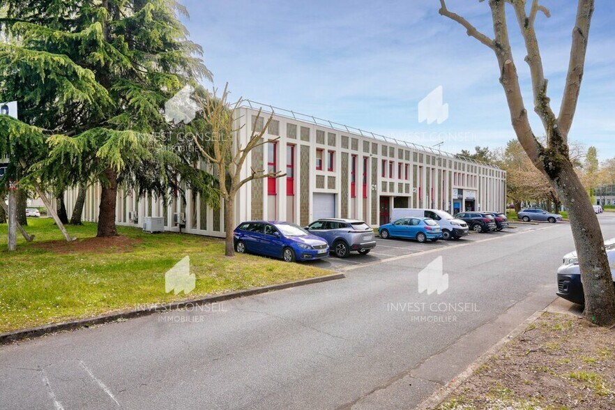 4 Avenue Du Gros Chene, Éragny à louer - Photo du bâtiment - Image 2 de 9