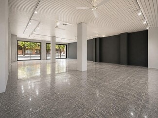 Plus de détails pour Multi-résidentiel à vendre