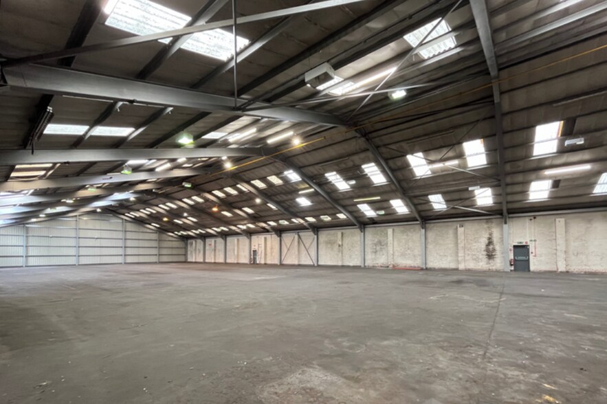 Station Road, Rowley Regis à louer - Photo du bâtiment - Image 2 de 4