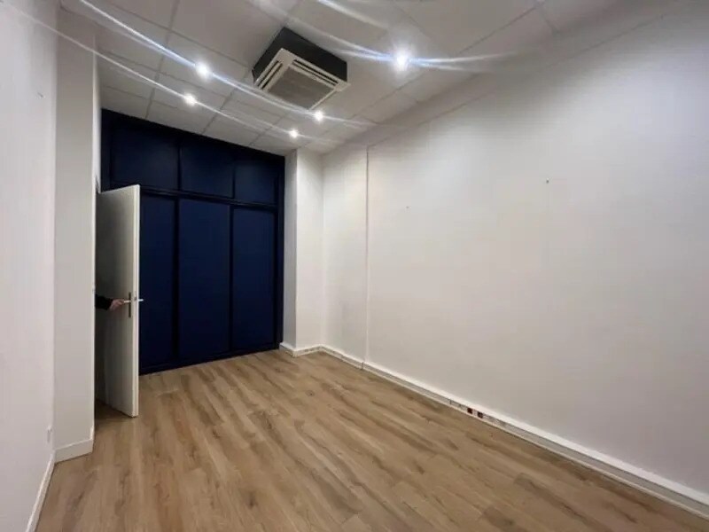 13 Rue Du Général Delestraint, Paris for lease Interior Photo- Image 1 of 6