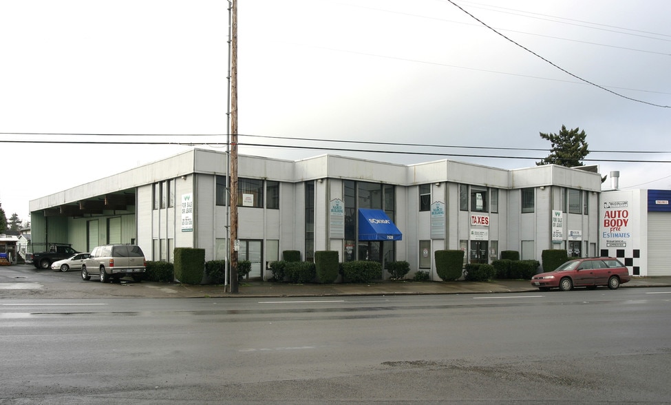 7528 SE Foster Rd, Portland, OR for sale - Building Photo - Image 2 of 6