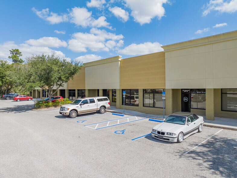 4020 Kidron Rd, Lakeland, FL à louer - Photo du bâtiment - Image 2 de 5