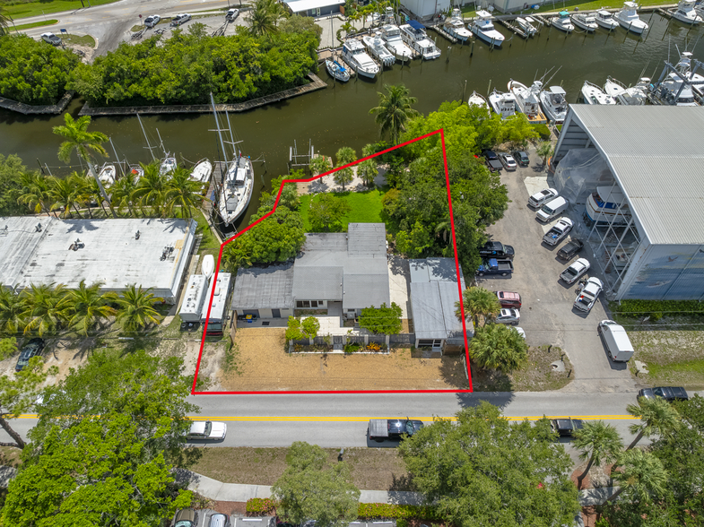 4832 SE Anchor Ave, Stuart, FL à vendre - Photo du bâtiment - Image 1 de 1