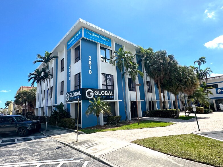 2810 E Oakland Park Blvd, Fort Lauderdale, FL à louer - Photo du bâtiment - Image 3 de 10