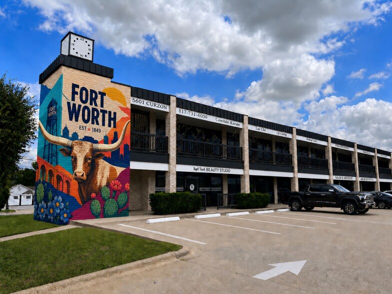 5801 Curzon Ave, Fort Worth, TX à louer - Photo du bâtiment - Image 2 de 10