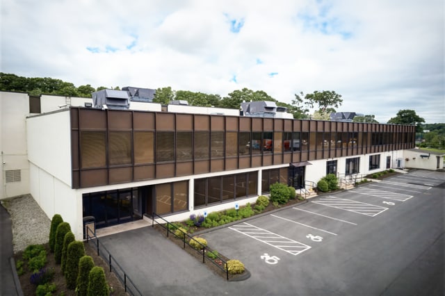 400 Captain Neville Dr, Waterbury, CT for lease - Primary Photo - Image 1 of 14
