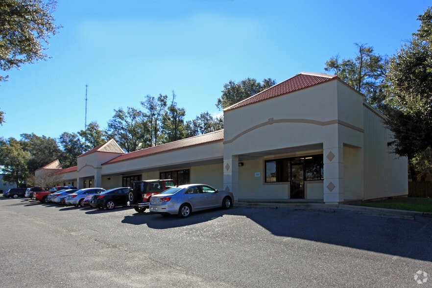 1851 St Mary Ave, Pensacola, FL for lease - Primary Photo - Image 1 of 44