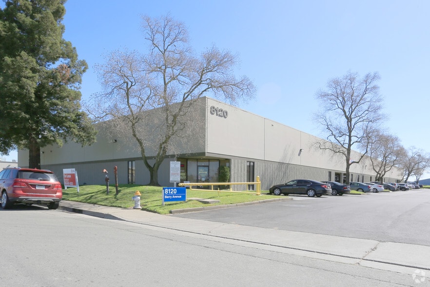 8120 Berry Ave, Sacramento, CA à louer - Photo principale - Image 1 de 3