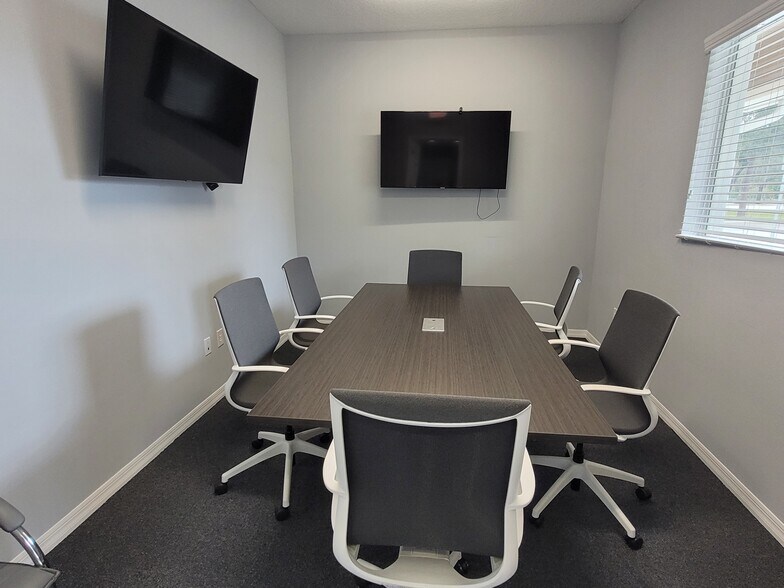 1609 S Alexander St, Plant City, FL for sale - Interior Photo - Image 3 of 6