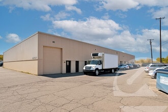 2216-2276 E Fourteen Mile Rd, Warren, MI for lease Building Photo- Image 1 of 1