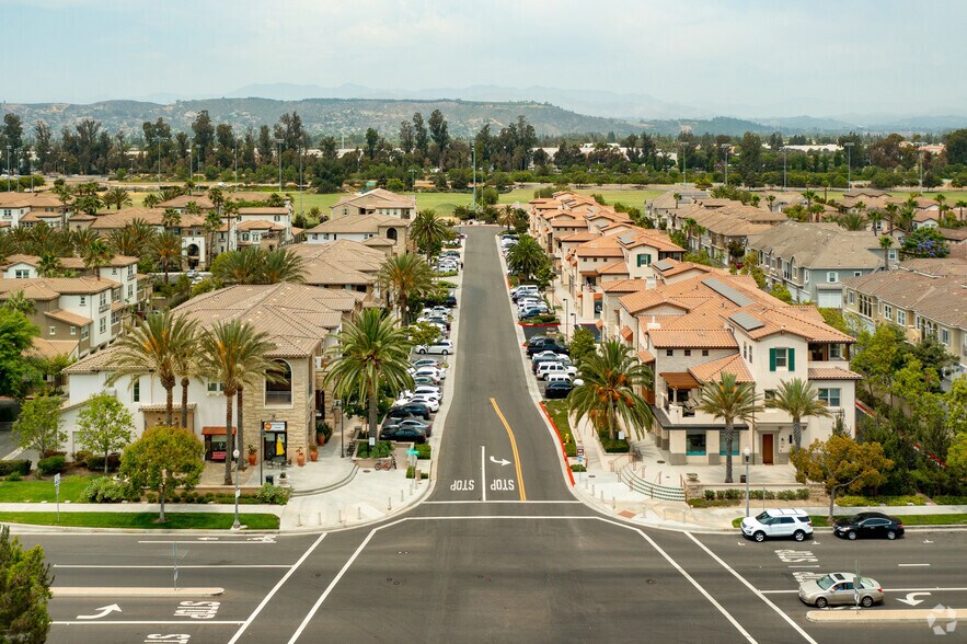 211 Village Commons Blvd, Camarillo, CA à vendre - Aérien - Image 2 de 17