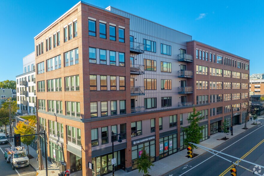 21 Charles St, Cambridge, MA à louer - Photo principale - Image 1 de 39