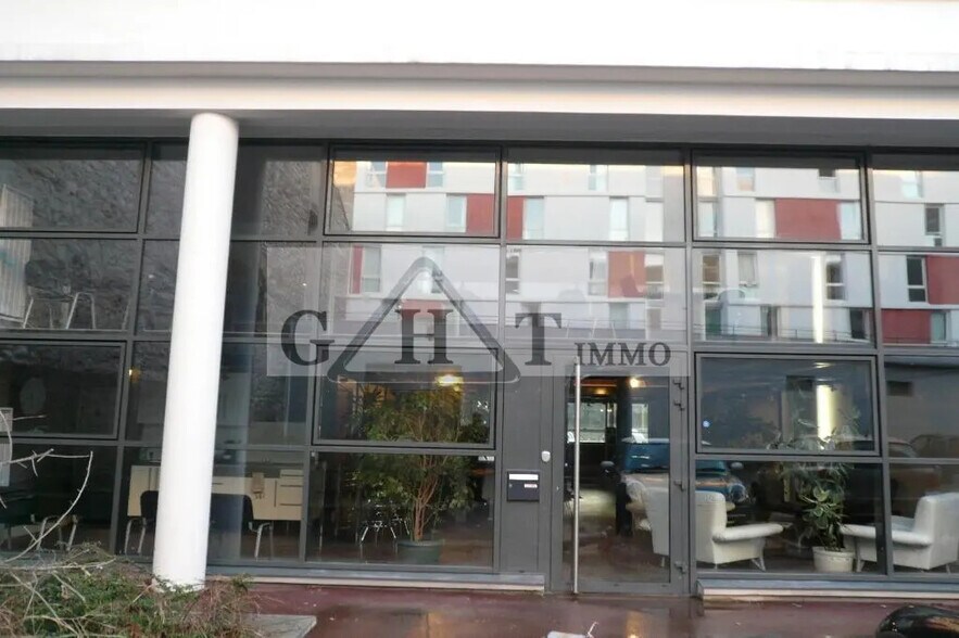 Bureau dans Ivry-sur-Seine à louer - Photo du bâtiment - Image 1 de 11