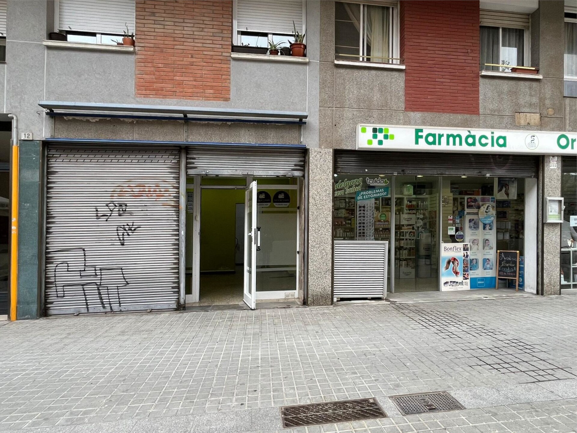 Immeuble residentiel dans L'Hospitalet de Llobregat, Barcelona à vendre Photo principale- Image 1 de 4