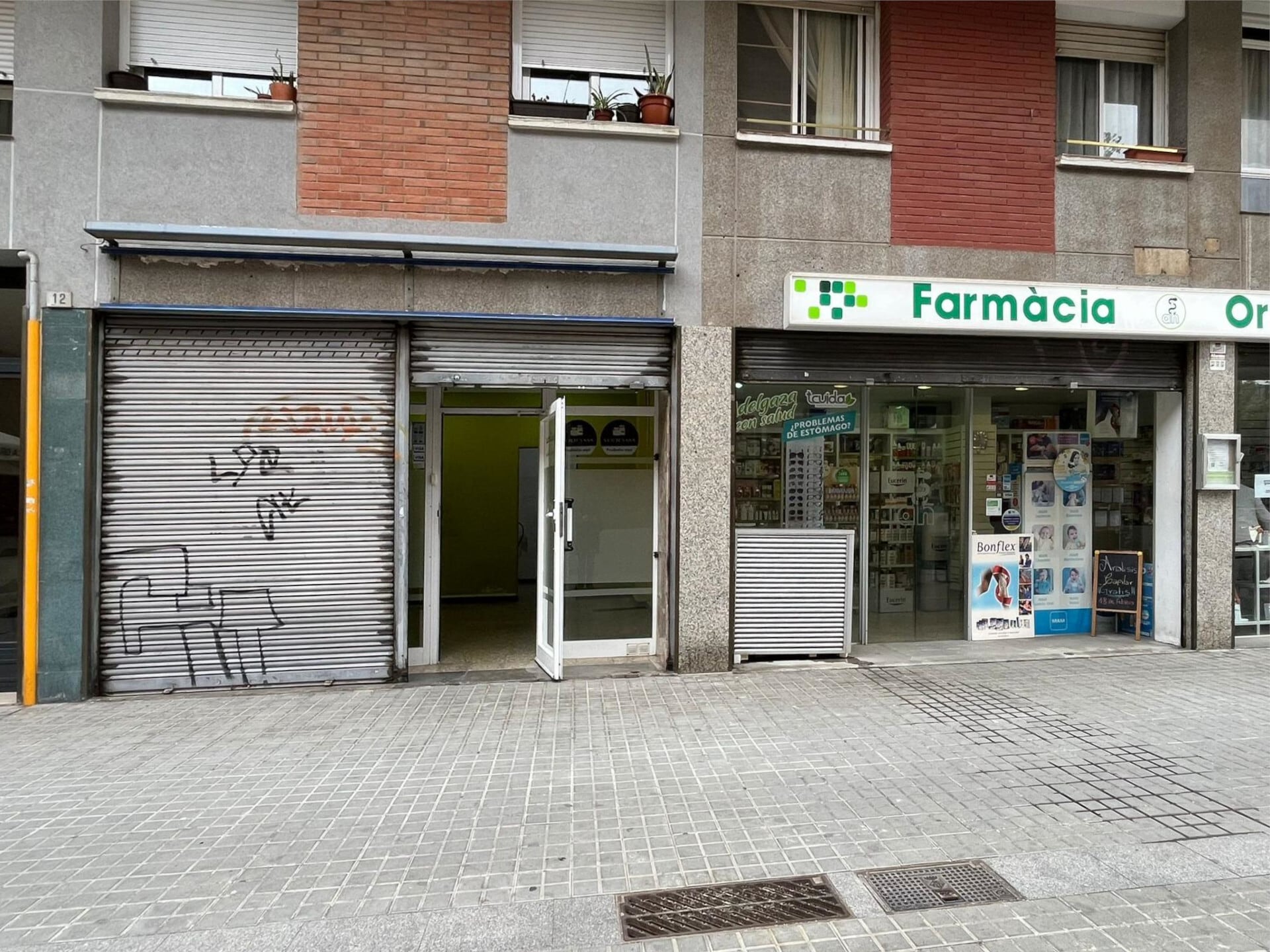 Multifamily in L'Hospitalet de Llobregat, Barcelona for sale Primary Photo- Image 1 of 4