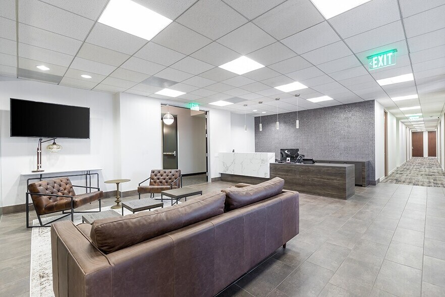 355 S Grand Ave, Los Angeles, CA à louer - Photo du bâtiment - Image 3 de 6