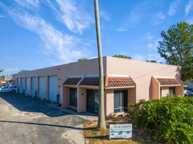 6371 Danner Dr, Sarasota FL - Entrepôt