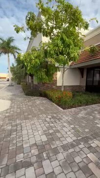 8811 W Boynton Beach Blvd, Boynton Beach, FL à louer - Vidéo sur l’inscription commerciale - Image 2 de 8