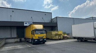 Plus de détails pour 1 Avenue Beaumontoir, Louvres - Industriel à louer