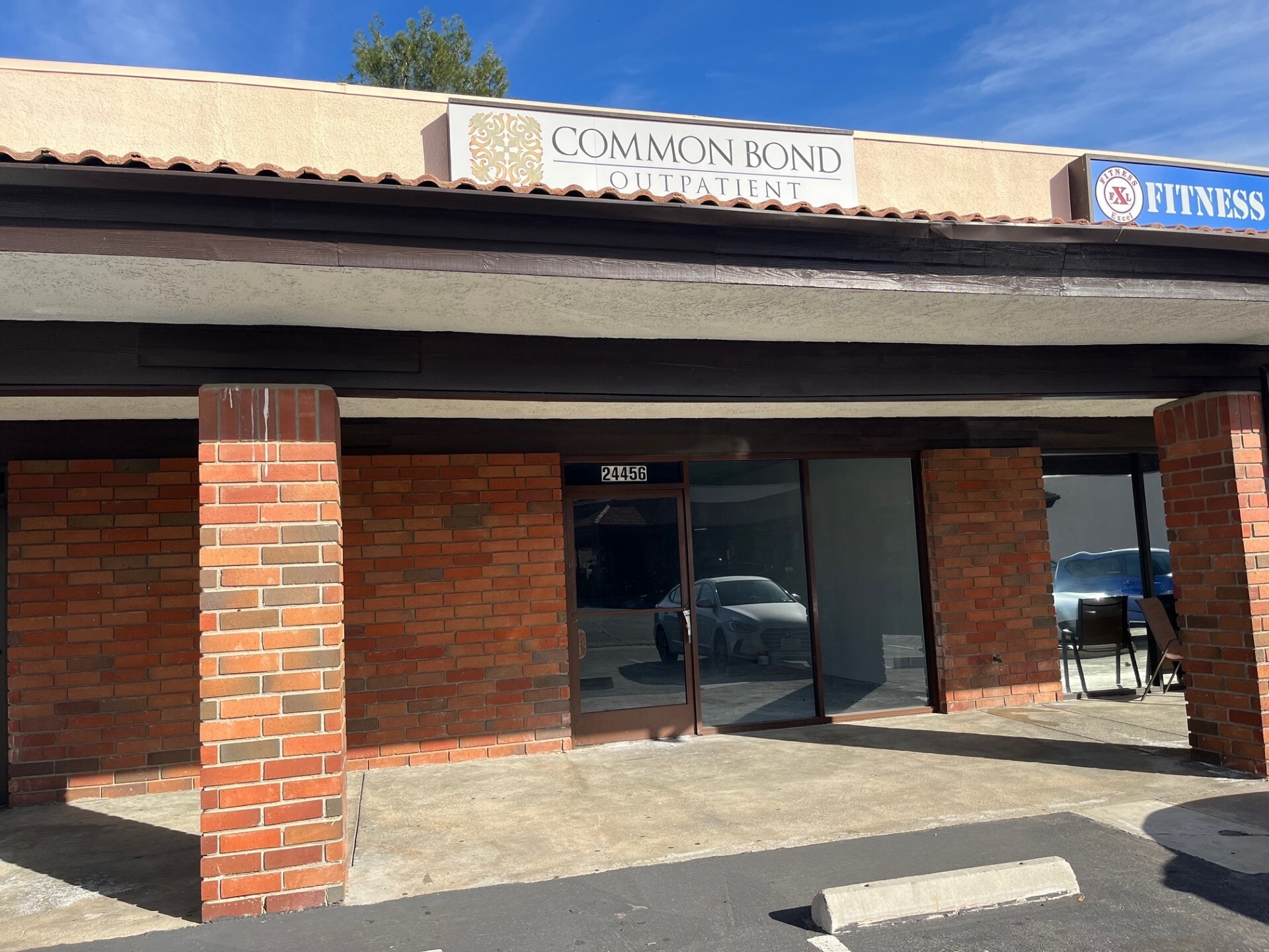 24450 Lyons Ave, Newhall, CA à louer Photo intérieure- Image 1 de 5