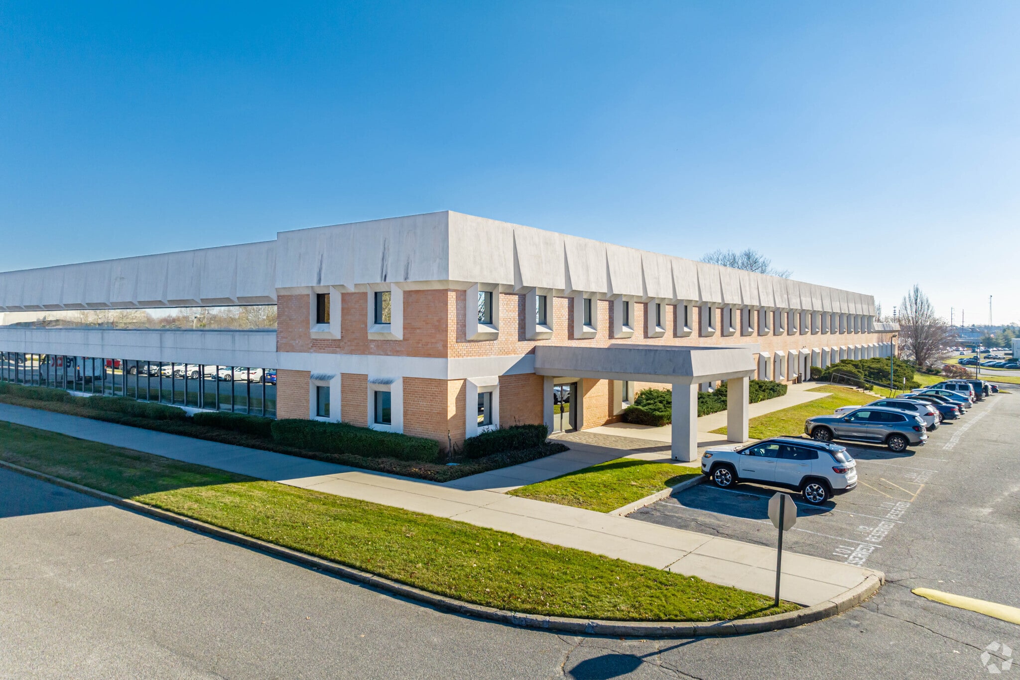 6800 Jericho Tpke, Syosset, NY for lease Primary Photo- Image 1 of 16