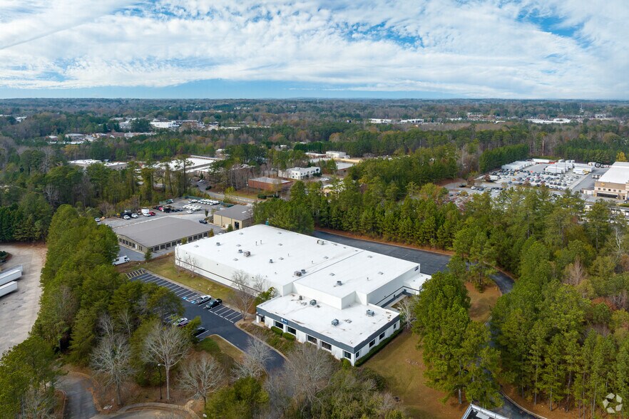 2000 Northfield Ct, Roswell, GA à louer - Photo du bâtiment - Image 2 de 32