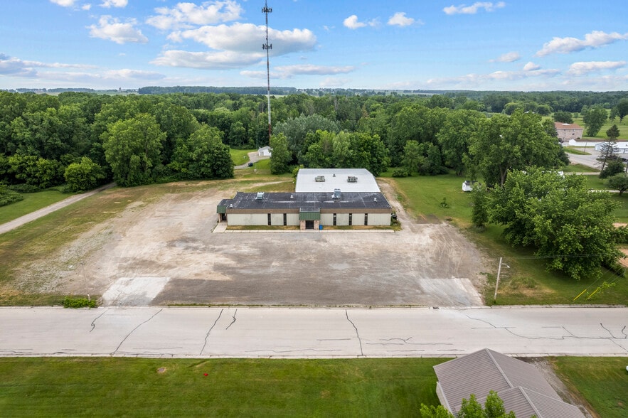 119 Lake Rd, Seymour Township, WI for sale - Building Photo - Image 2 of 3