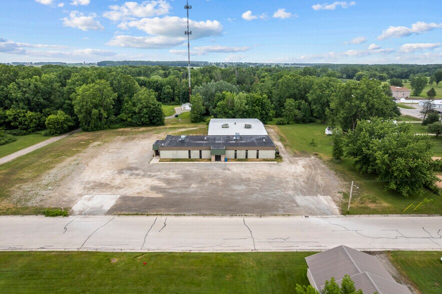 119 Lake Rd, Seymour Township, WI à vendre - Photo du bâtiment - Image 2 de 3