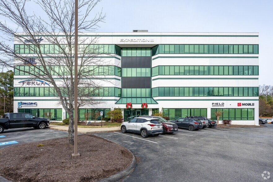 46655 Expedition Dr, Lexington Park, MD à louer - Photo du bâtiment - Image 3 de 19