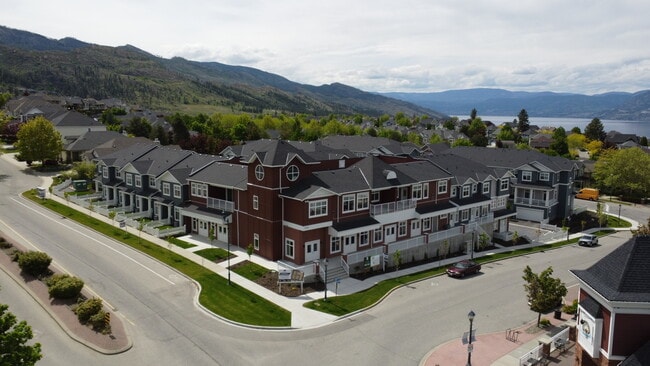 Plus de détails pour 5300 Main St, Kelowna, BC - Commerce de détail à vendre