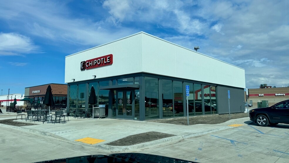 3000 Highway 10 E, Moorhead, MN for lease - Building Photo - Image 2 of 10