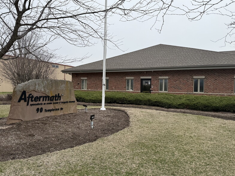 90 Templeton Dr, Oswego, IL for lease - Building Photo - Image 2 of 14