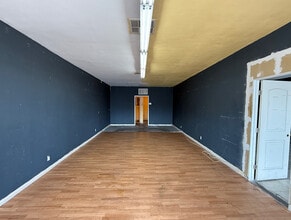 11723 Saticoy St, North Hollywood, CA for lease Interior Photo- Image 2 of 4