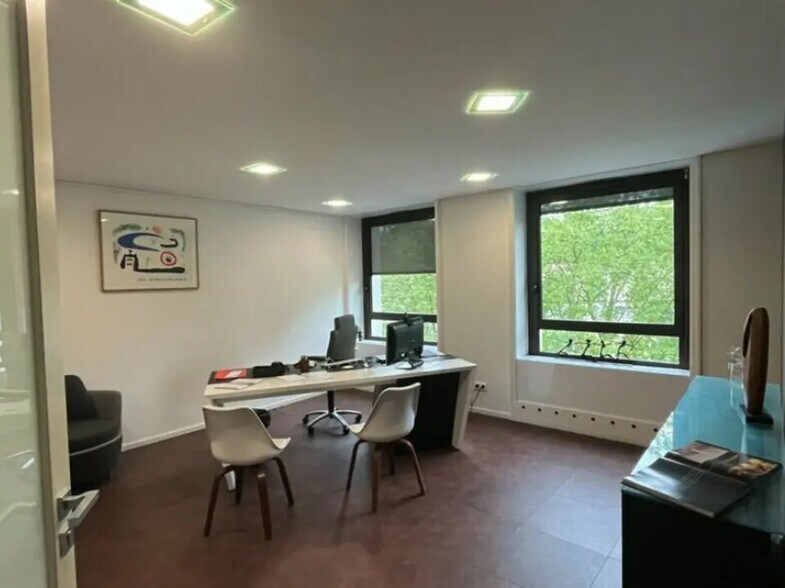 5 Quai Jayr, Lyon for lease - Interior Photo - Image 3 of 13