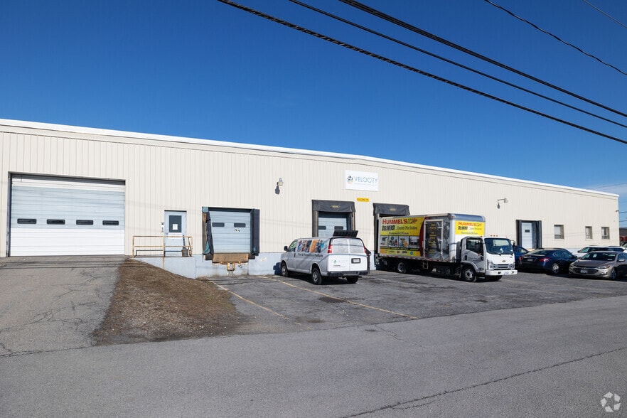 705 Business Blvd, Schenectady, NY à vendre - Photo du bâtiment - Image 3 de 24