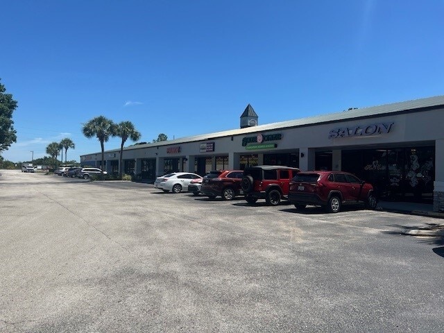 4215 County Road 561, Tavares, FL à louer - Photo du bâtiment - Image 3 de 4